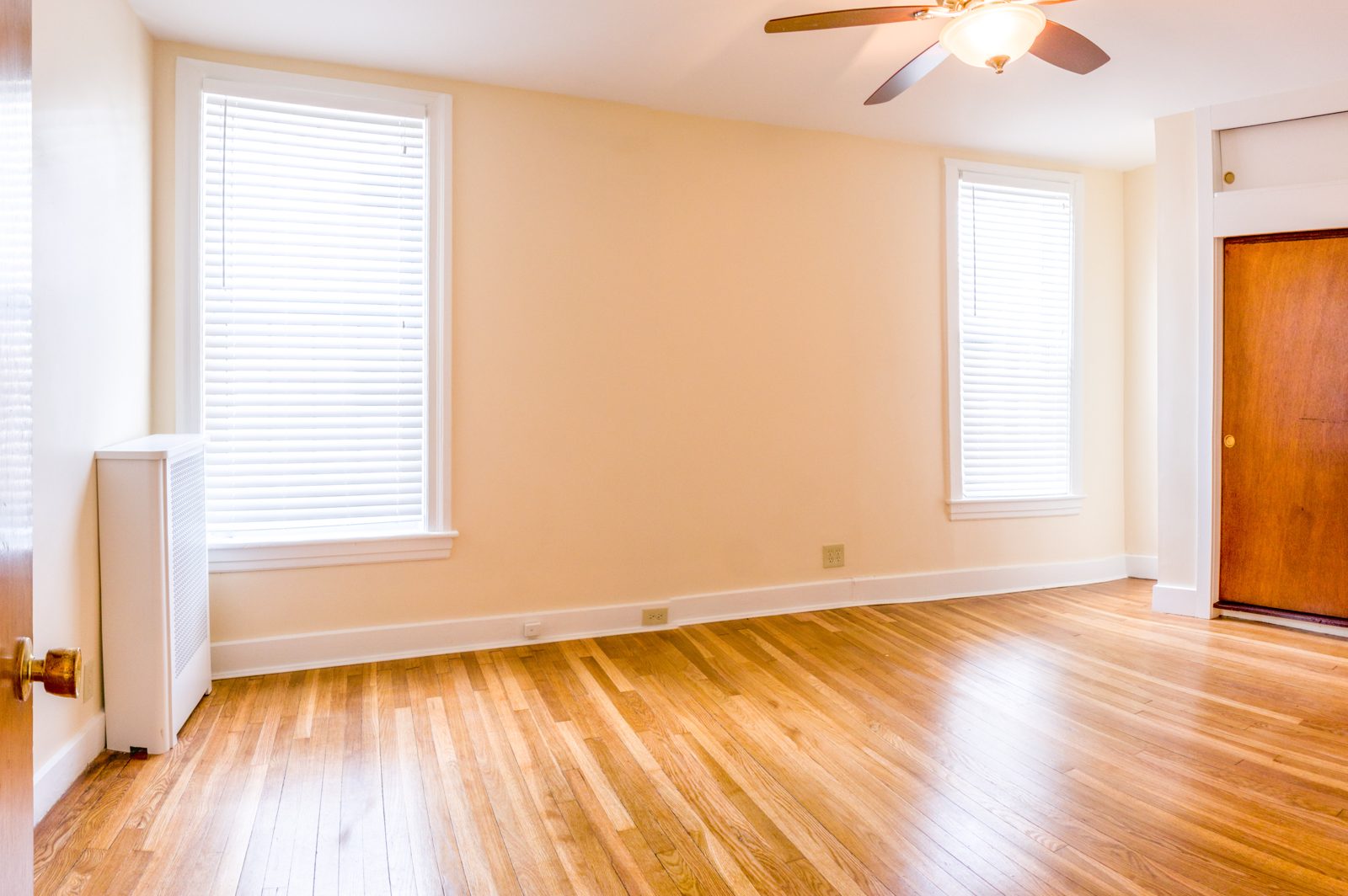 91 Elm St Worcester MA Apartment 1 — 3-bedroom apartment photo 2 of 10