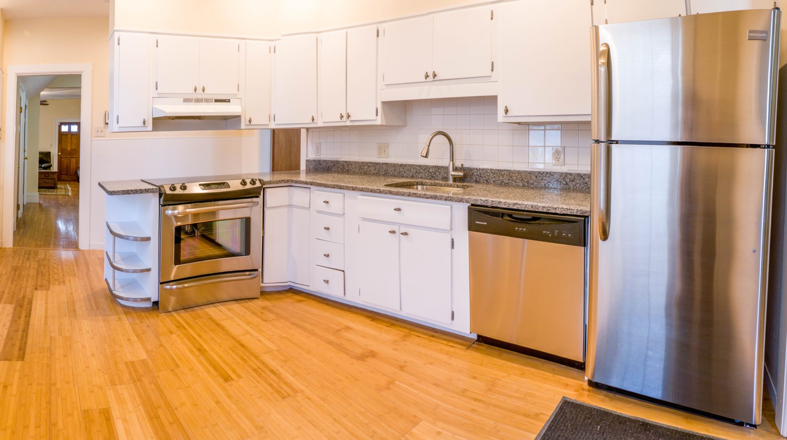 91 Elm St Worcester MA Apartment 1 — 3-bedroom apartment photo 4 of 10